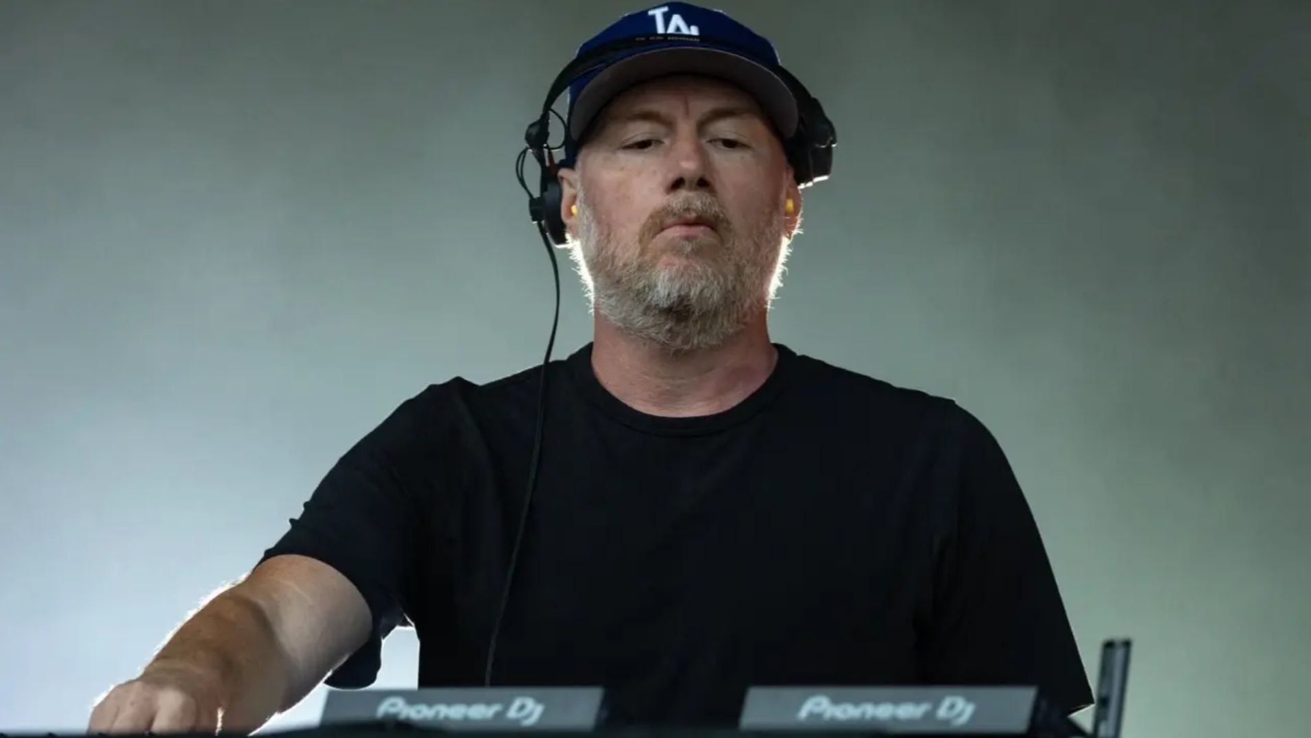 Eric Prydz - Human Behaviour