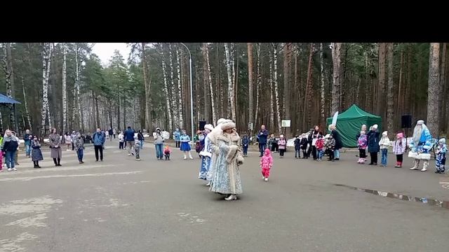 Парк Берендеевка. Успели на день рождения к Снегурочке.