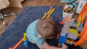 ИВАН ДМИТРИЕВИЧ ИГРАЕТ