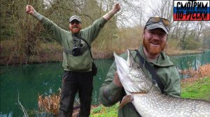 Я поймал НАСТОЯЩЕГО МОНСТРА в канале! Мы сделали это! 🐟🔥l СМОТРИМ ПО-РУССКИ