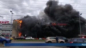 Очевидцы сняли первые минуты после возгорания ТЦ в Калининграде