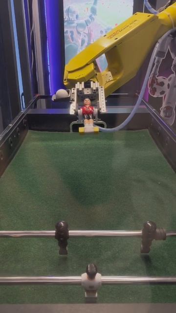 Роботы-футболисты #элягеннадьевна #роботостанция #вднх