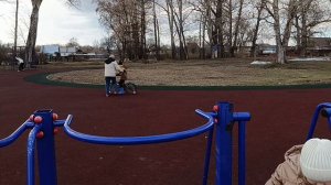 ОБЕД НА УЛИЦЕ/ГУЛЯЕМ, МАТВЕЙ УЧИТСЯ КАТАТЬСЯ НА 🚲.