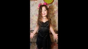 "В театре" читает Волкова Алиса