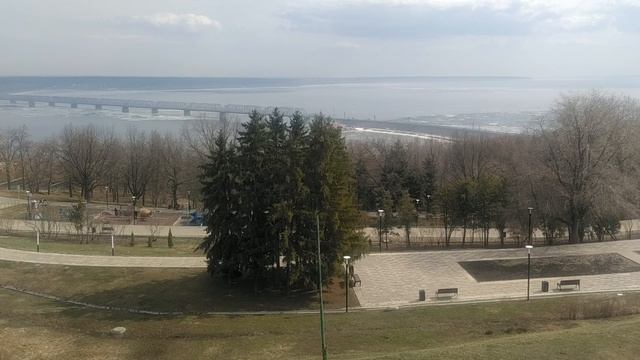 река Волга и парк 