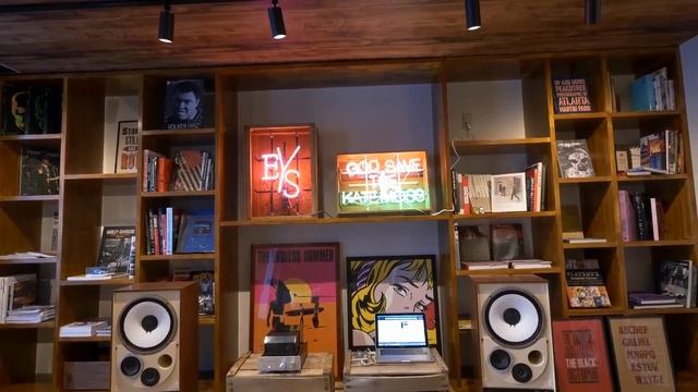[Old Vid] Pretty Mods JBL 4310 Creamy Baffle & Burgundy Grille Ver. Setup at Mr. Yamashitas Office