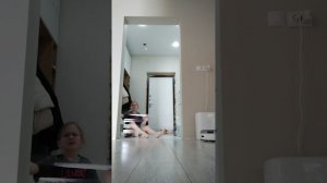 какая-то букашка на стене! что мне делать? 😰😰😰😰😰