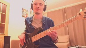 Мелодичный рифф на бас-гитаре с красивыми заполнениями.