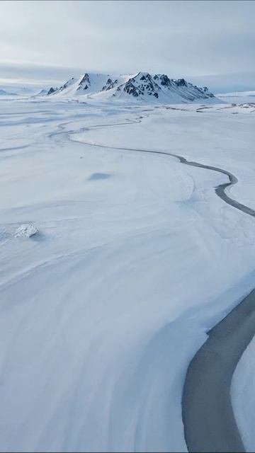 Зимний пейзаж: красота снежных вершин #природа #зима #пейзажи