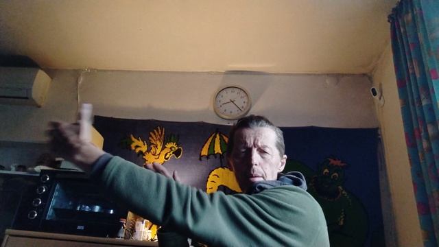 VID_20260405_153948.mp4 лысый полубоксер обосрался