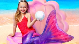 Майя становится принцессой — Русалочкой| Веселая песенка для детей+Веселые детские сборники