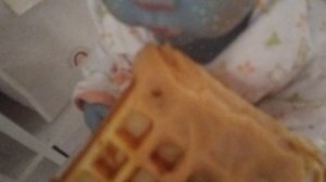 тук тирей пробует мой сладости.