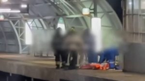 Подросток-зацепер лишился обеих ног, пытаясь проехаться на поезде

В Москве на станции Маленковская