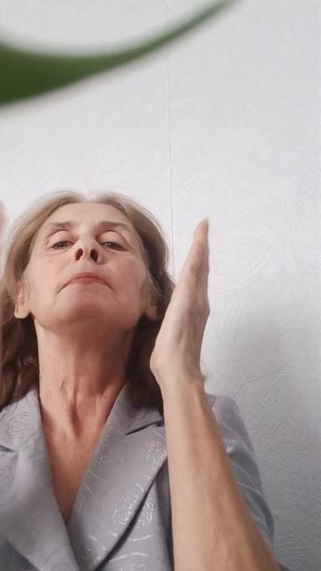 Использую горячее масло для сухих волос с органической пшеницей и кокосом Love Nature