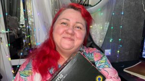 Не жалейте подарки - пользуйтесь, пробуйте, носите.