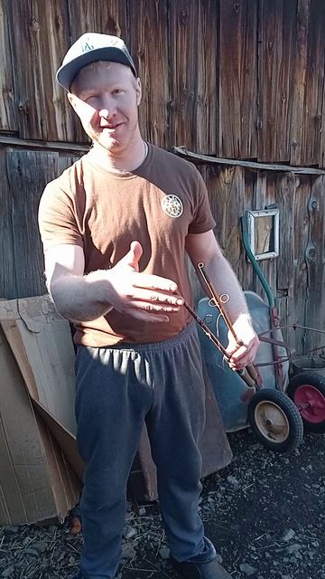 Курьер сел жопой на удочки🫪😄😄