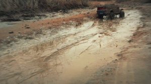 Напряжённая гонка по пересечённому бездорожью в грязи Crossrc EMO X4 Leopard