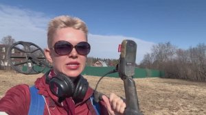 Нашла их в старом выбитом месте: неужели не нужны хозяину?