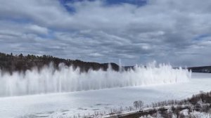 🧊 Теория небольшого взрыва: реку Амур освобождают от ледостава