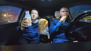 Мукбанг ОГОЛОДАЛИ, слопали БАТОН с молоком прямо в МАШИНЕ) Вован который СМОГ! Доделал машину САМ)