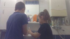 мама сказала мыть руки