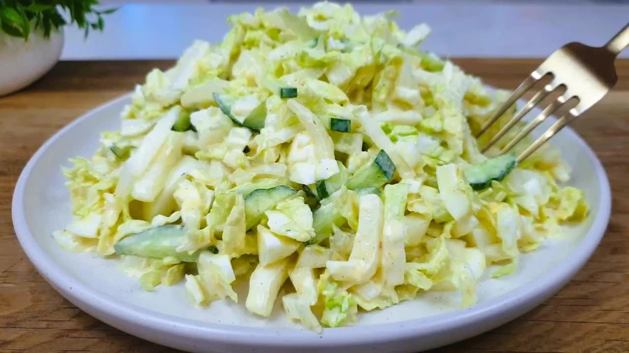 Вкусный салат "ПОДСНЕЖНИК" за 5 минут! Всего ТРИ ингредиента. Вкуснее просто не бывает! смотреть онлайн