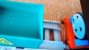 аварии паровозика Томаса но это игрушки