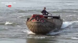 Прохождение баржами шлюзов при сильном течении