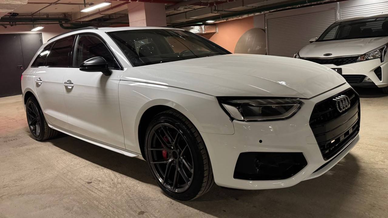 Audi A4 2.0 AT 2019 Белый