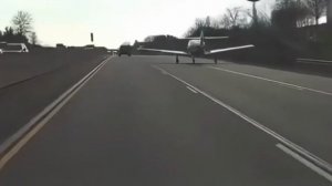 Самолёт сел посреди оживлённой трассы в Пенсильвании, Управление гражданской авиации США начало ...