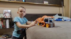 ИВАН ДМИТРИЕВИЧ играет