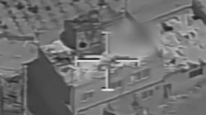 الجيش الإسرائيلي ينشر مشاهد "من عين الصاروخ" لقصف 120 هدفا ومنظومة دفاع جوي في عمق إيران