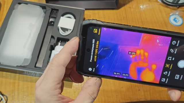 Распаковка Blackview Rock 3 (с тепловизором, фонарём, ИК-бластером...)