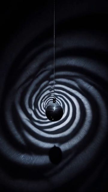 Игра света и тени: загадки окружности #искусство #фотография #визуализация