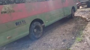 Девушка спасает брошенные машины после цунами