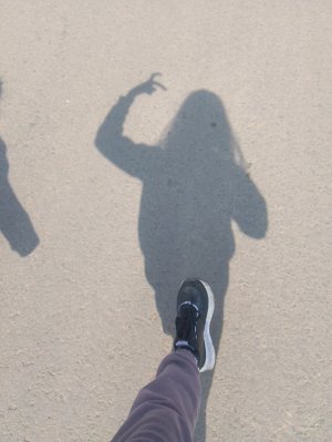 Разговариваю, говорю о своём сериале :)