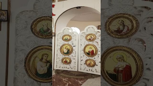 Божественная служба в храме Святой Троицы