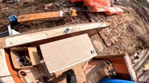 Купил заброшенный дом в деревне ! Кладу плитку в санузле ! №25