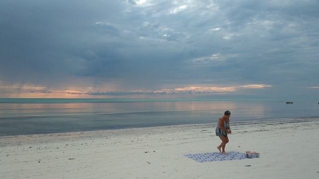 2021.03.28 Занзибар Малыш танцор диско