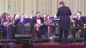 РНП "Выйду на улицу" в обр. В. Городовской играет Дмитрий Жердев (балалайка) Новосибирск