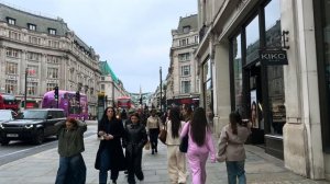 Лондон Англия 2026 Пасхальная прогулка от Оксфорд стрит до Лестер сквер