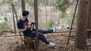 ((2))Растеклась река, сделал мостик чтоб пройти. Нашел нитки для будущих подделок. Я и Душа.