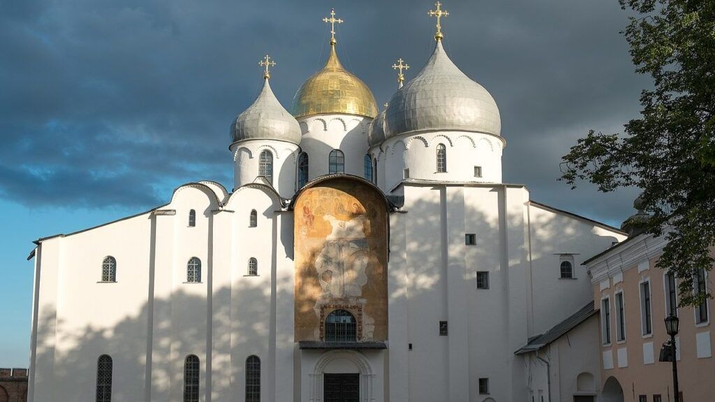 Песня ХРАМ - Любовь Успенская - Храм ( изменена ИИ программой SUNO )
