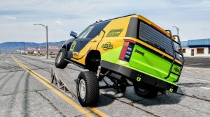 МАШИНЫ против ТРАМПЛИНА 🌟 БЕЗУМНЫЕ аварии на высокой скорости #6 симулятор машинки гонки