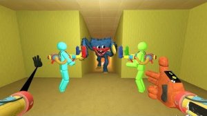 СТРАШНО! Хагги Вугги гонится за 100 игроками в ЗАДНИХ КОМНАТАХ