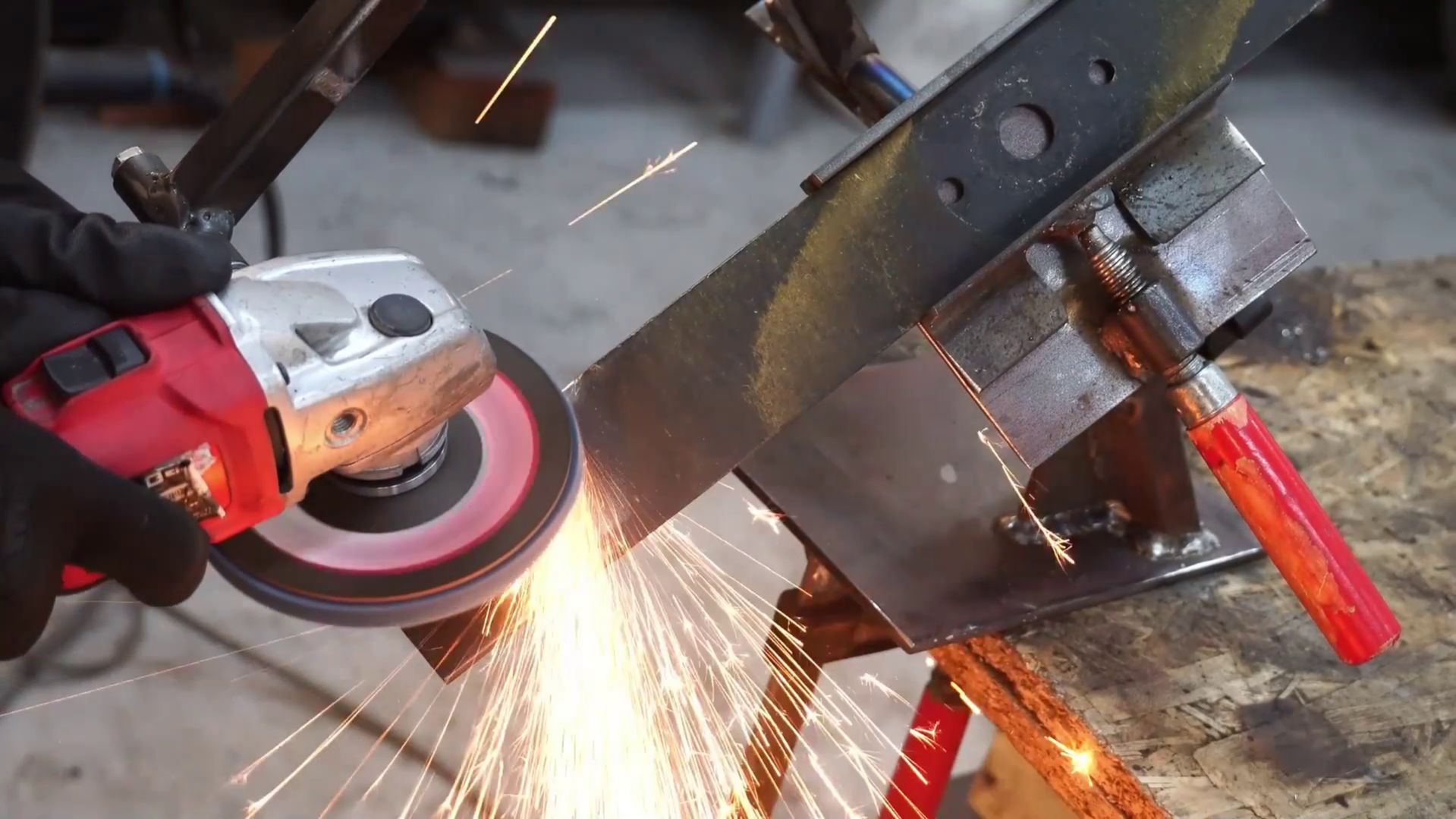 Самодельная точилка для ножей газонокосилки