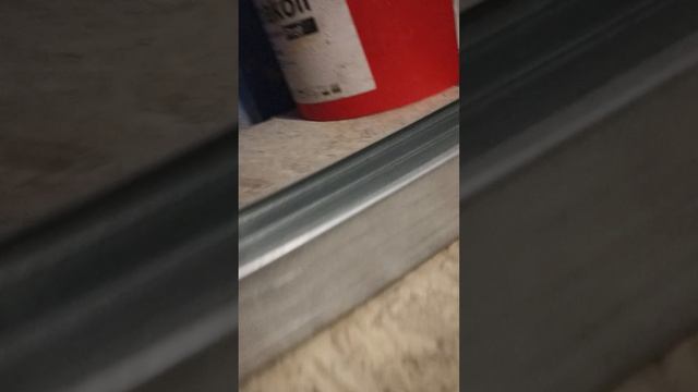 Переезд в новую клетку бройлеров.