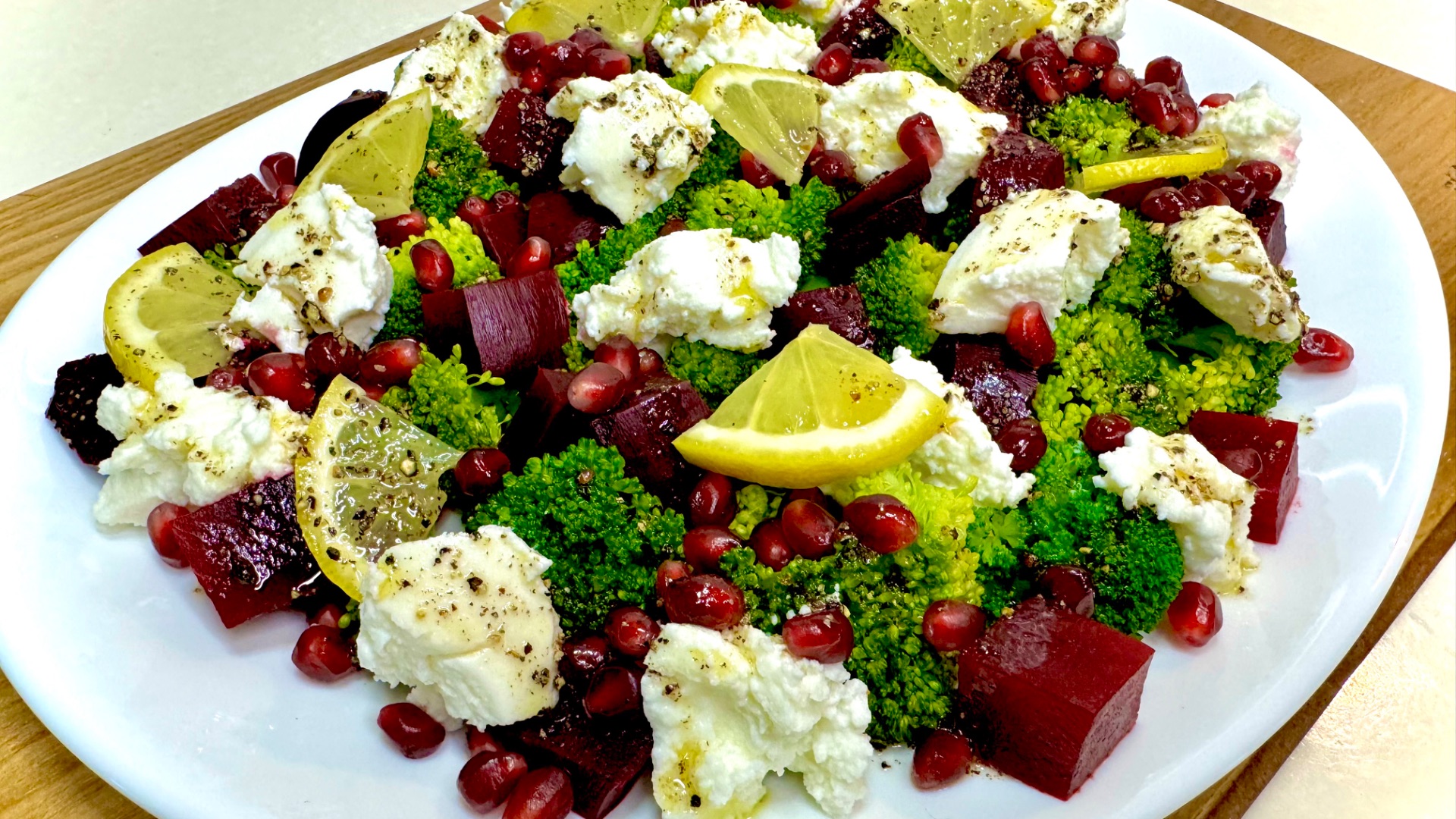 Праздничный салат «Овощной союз :Свекла и брокколи»!