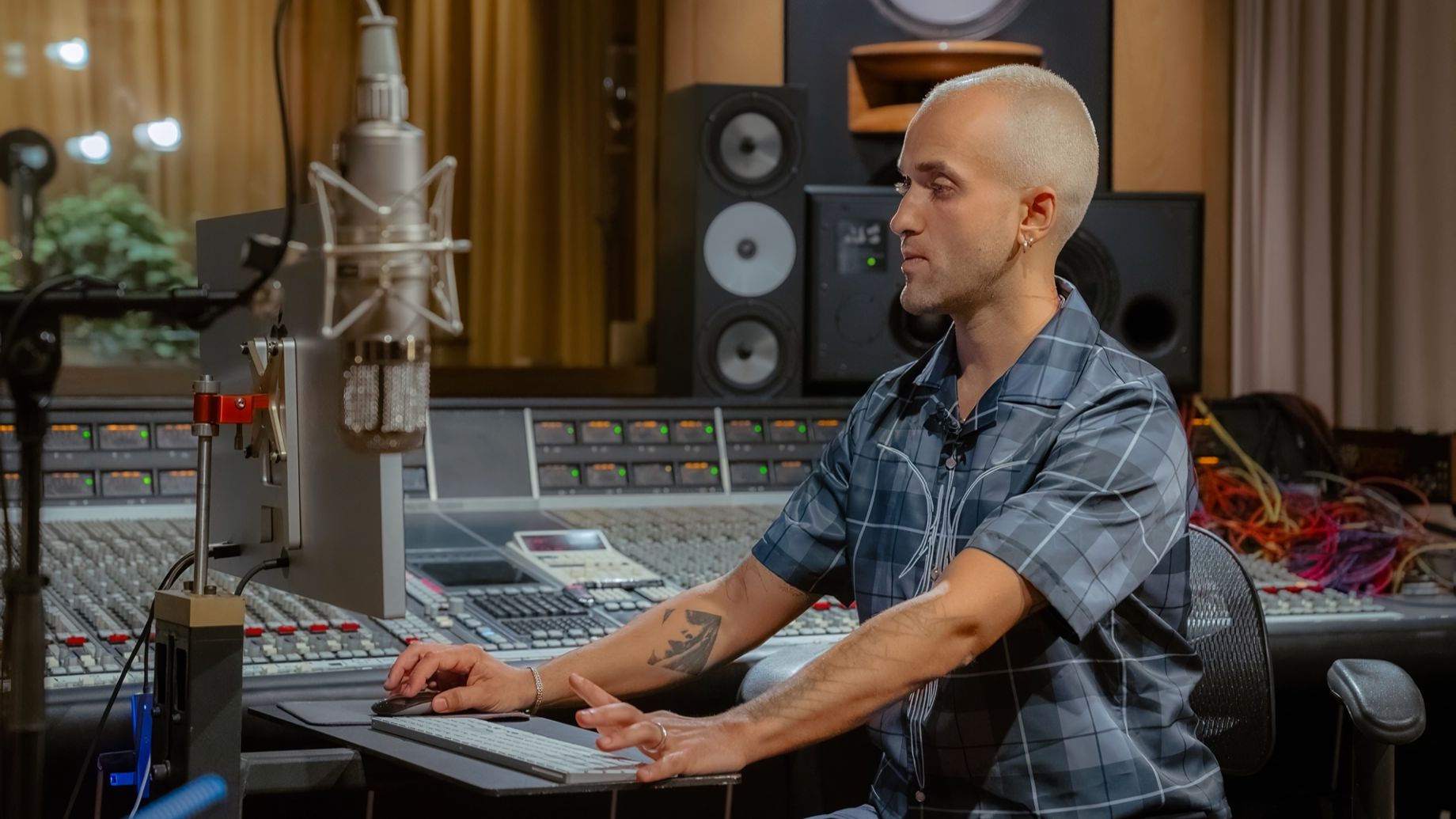 05. Piano, Sub Drops, Risers, Bass, Pads, FX Modulation, Creative Filtering