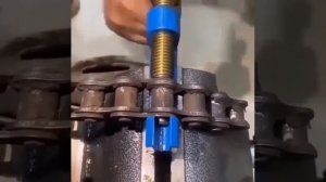 Что вы думаете о таком инструменте для разборки звеньев цепи?